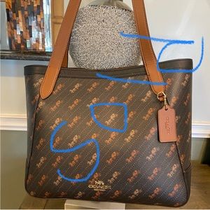 Coach Jax diagonal horse and carriage large tote ♦️This item is sold♦️